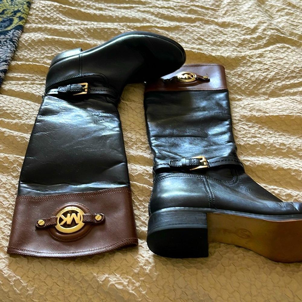 Michael Kors women’s boot size 8